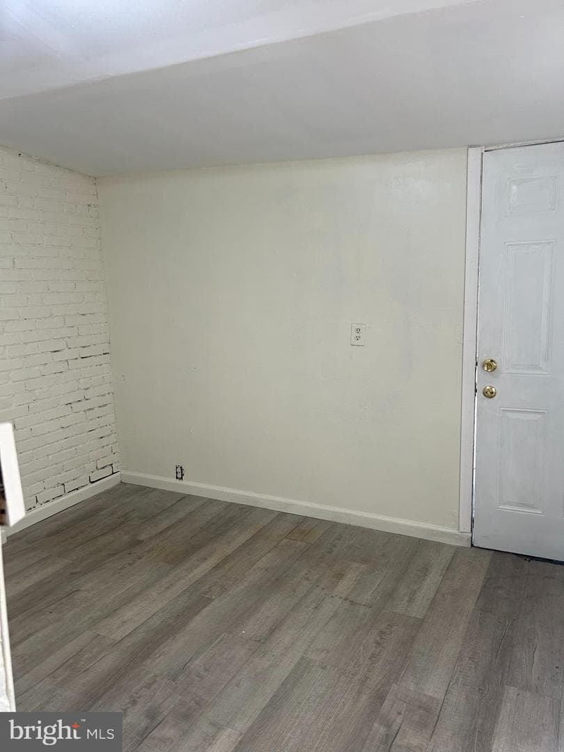 211 E Ontario Street photo 13