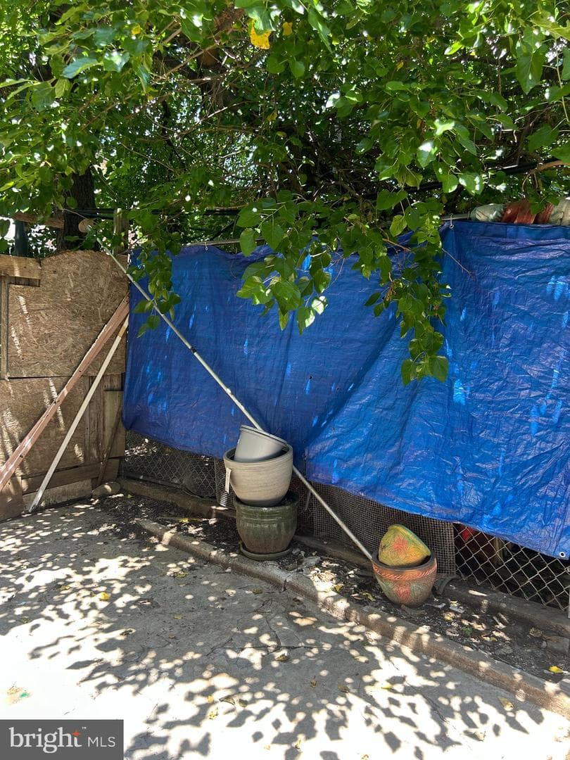 211 E Ontario Street photo 23