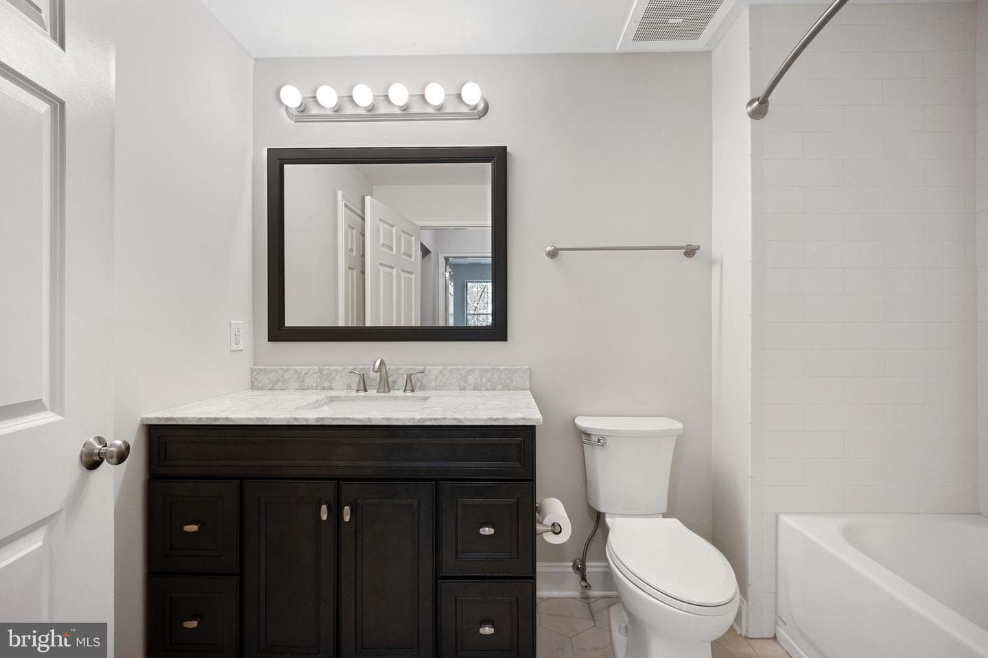 500 Admirals Way #106 photo 18
