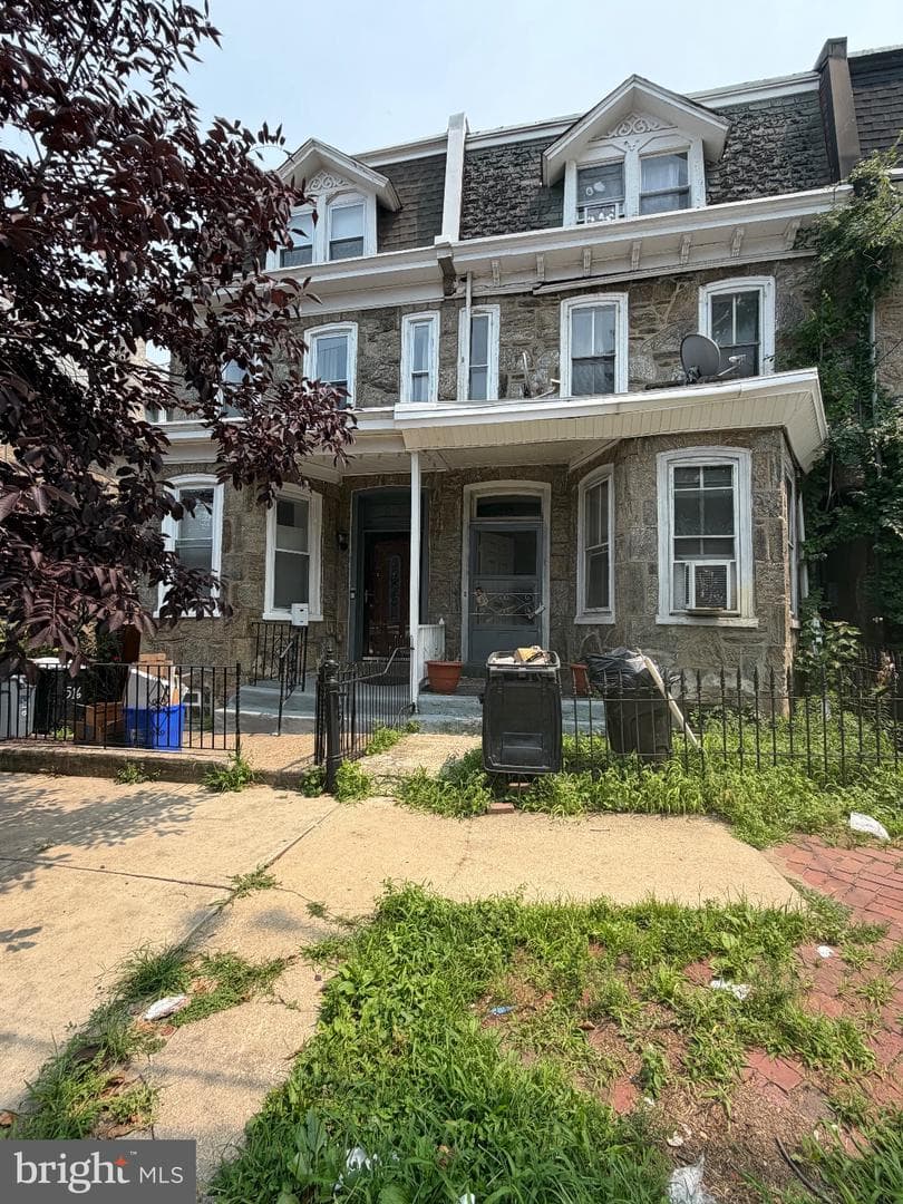 514 E High photo 1