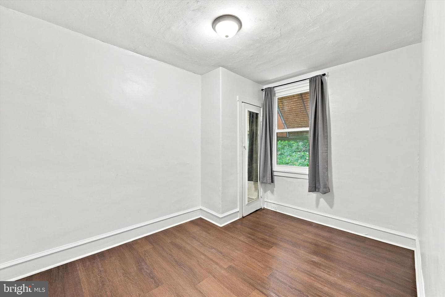 2550 Carroll Street photo 19