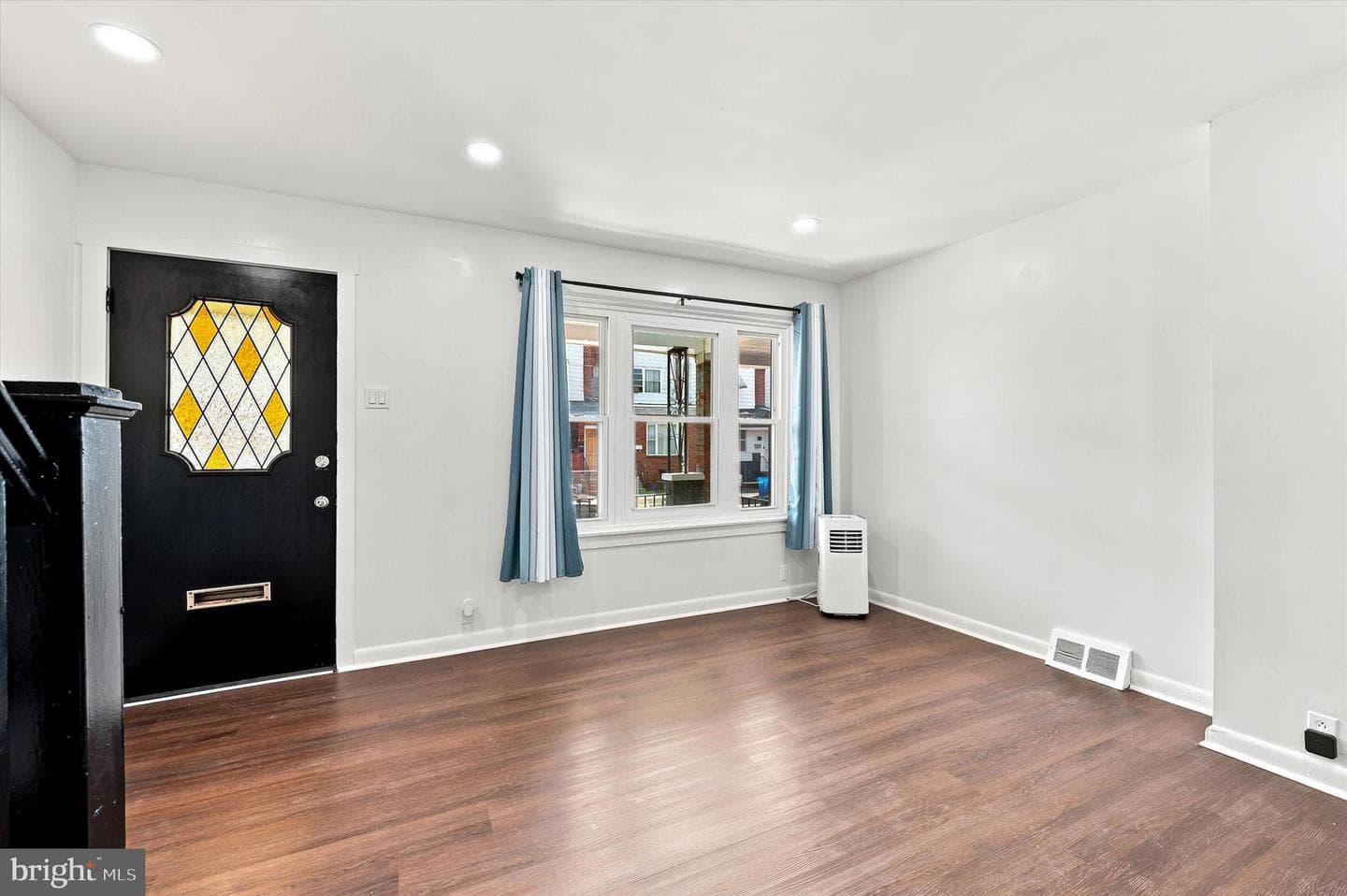 2550 Carroll Street photo 5