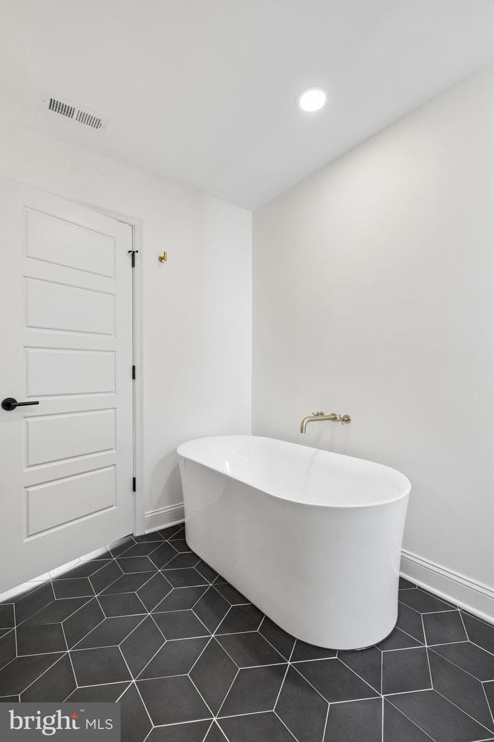 1231 S Markoe Street photo 22