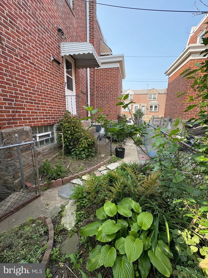 1214 Hale Street photo 6