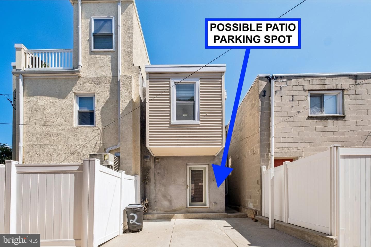 2062 Saint Albans Street photo 18