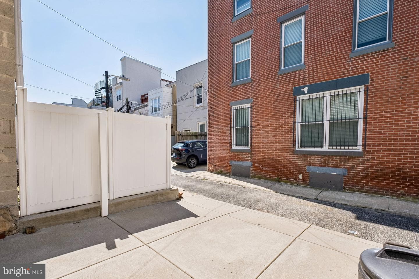 2062 Saint Albans Street photo 20