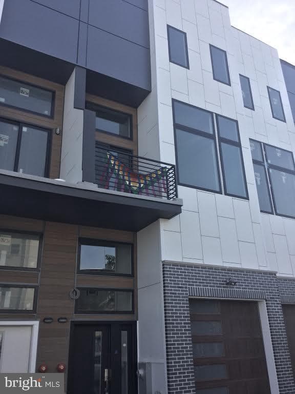 2542 Graduate Square photo 13
