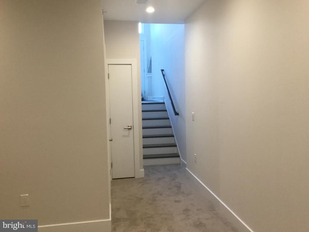2542 Graduate Square photo 16