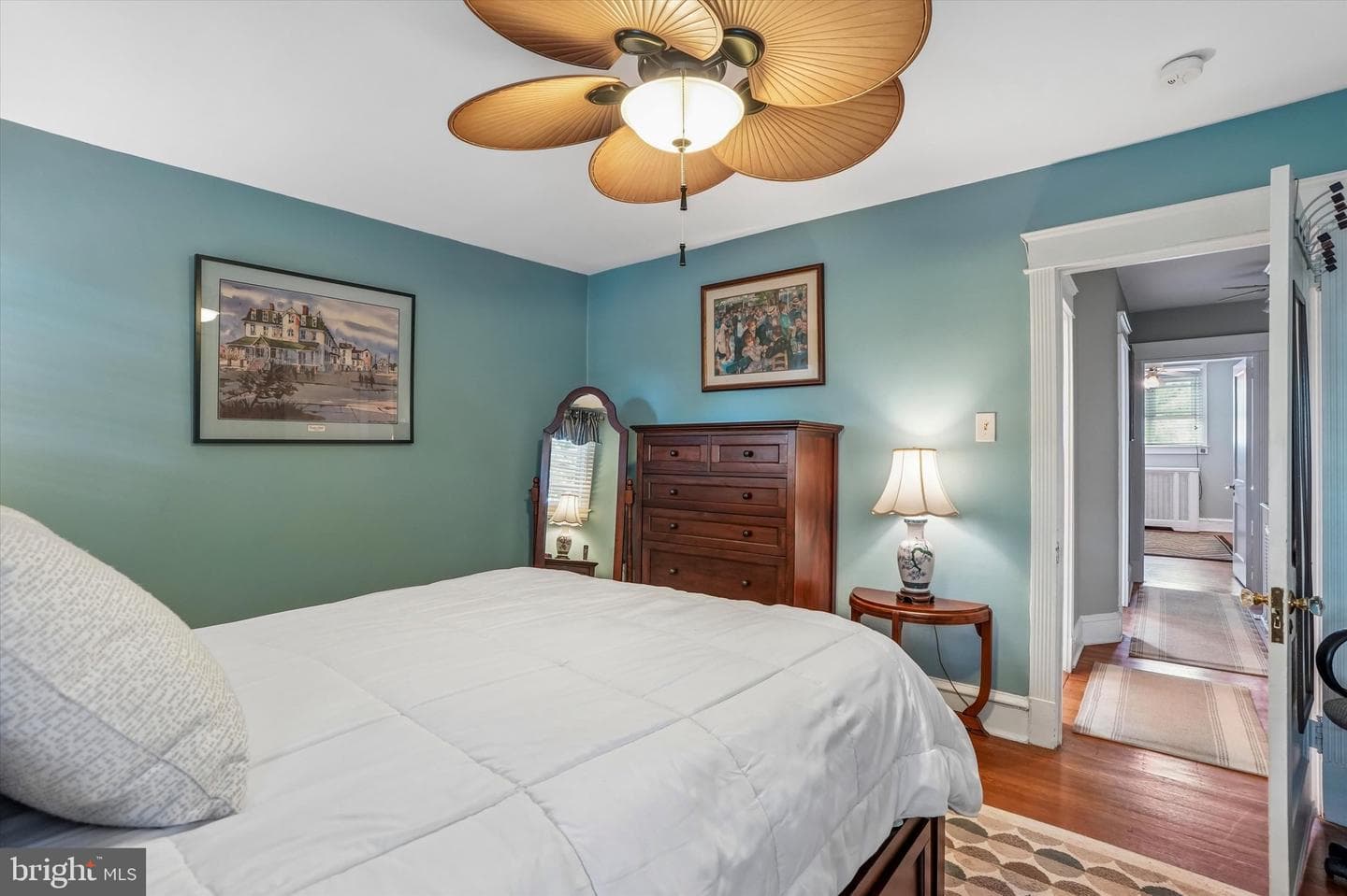 3427 W Queen Lane photo 18
