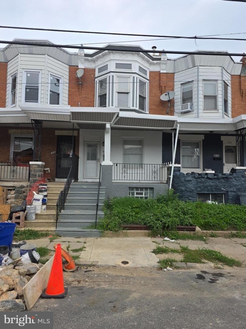 5515 Catharine Street photo 17