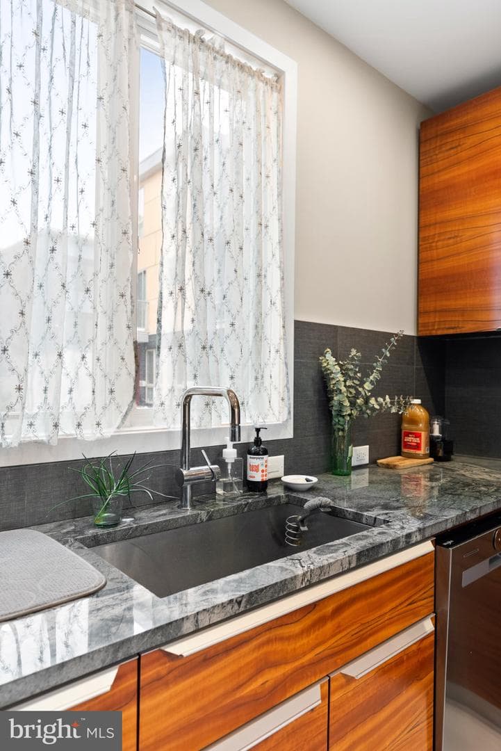 813 N Orianna Street #813a photo 4