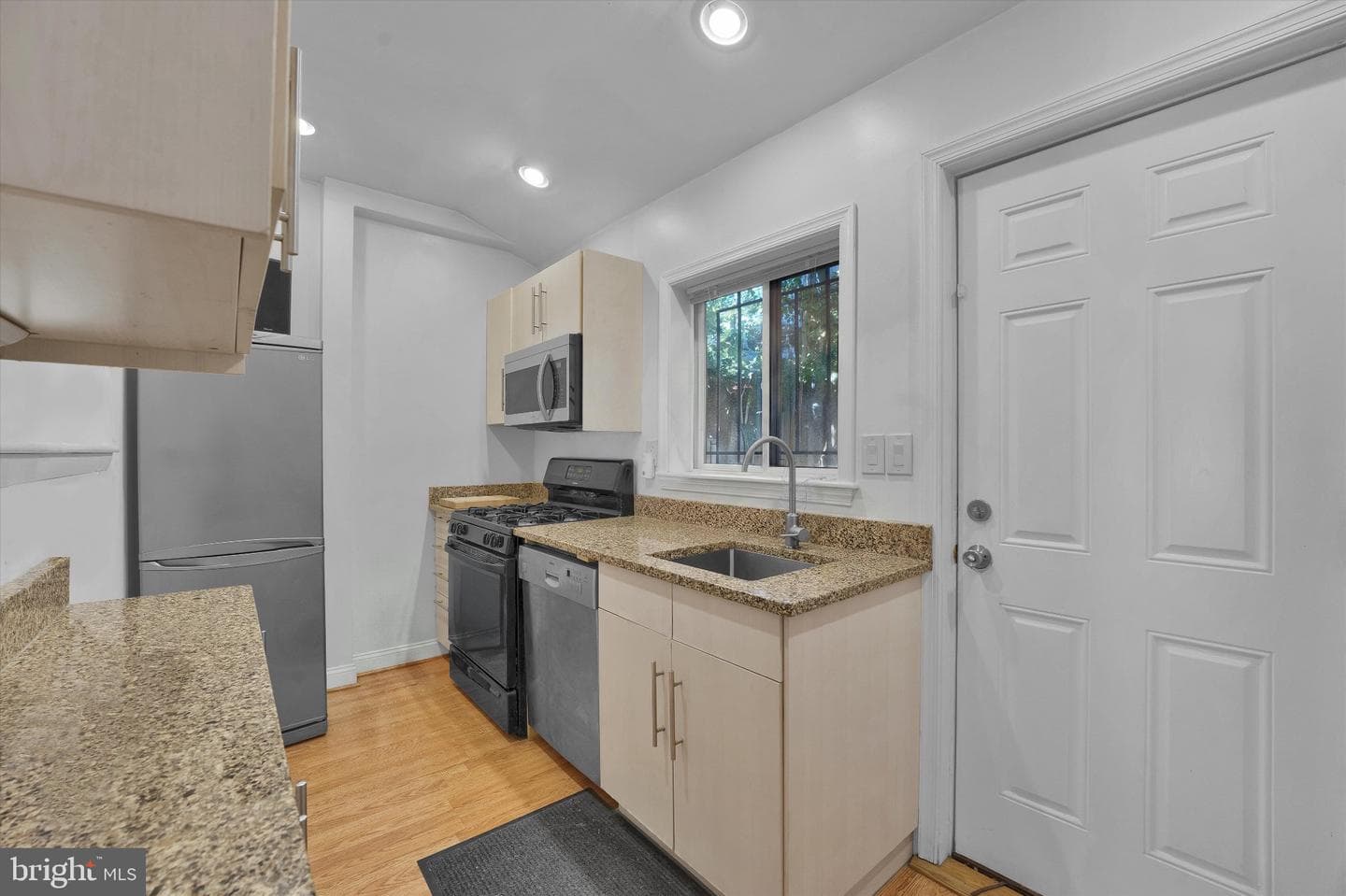 890 N Stillman Street photo 11