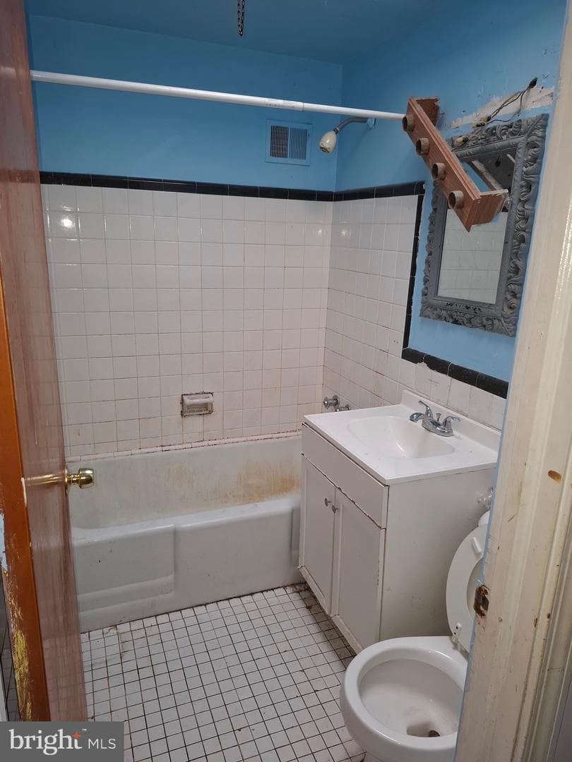2608 Dudley Street photo 15