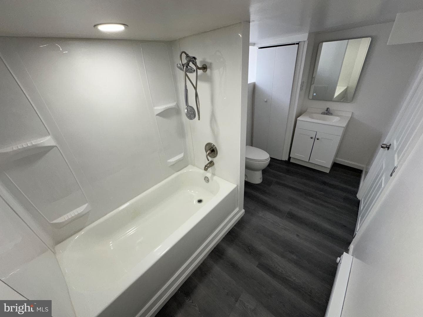 5400 Larchwood Avenue photo 37