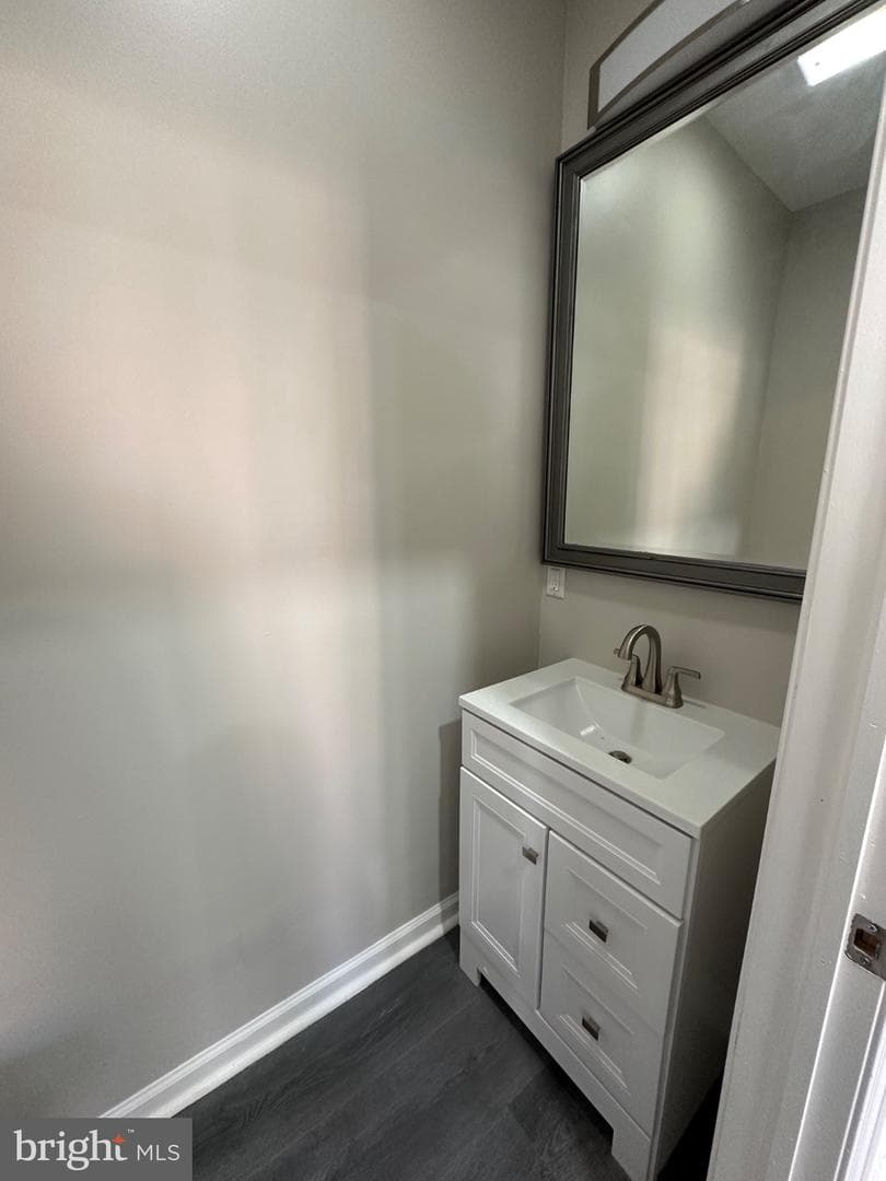 5400 Larchwood Avenue photo 9