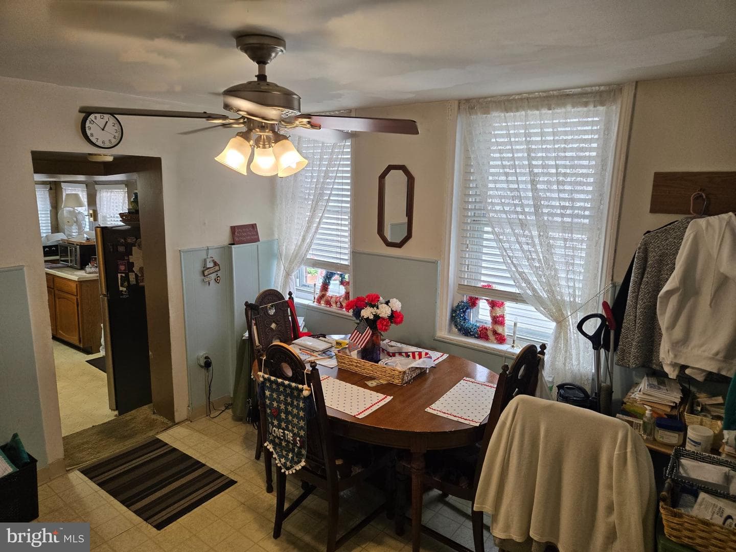 437 E Wildey Street photo 4
