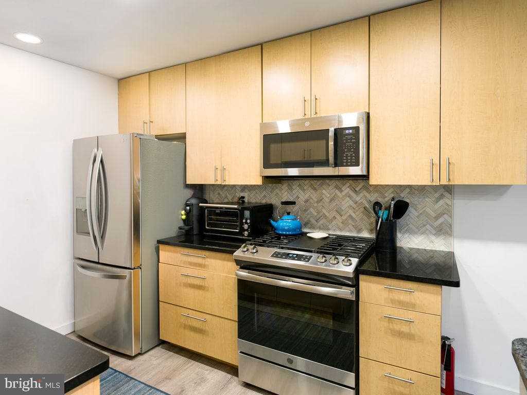 1718 Bainbridge Street #a photo 7