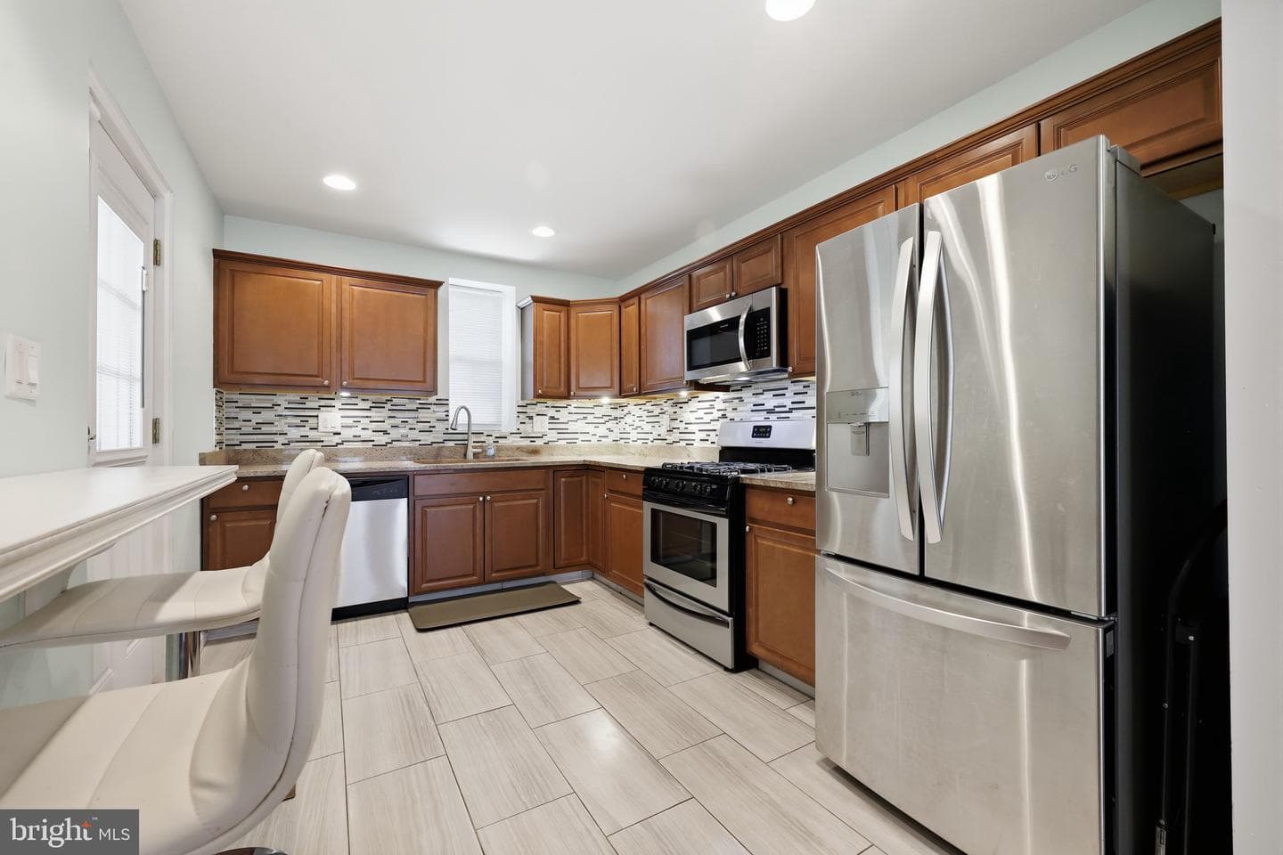2505 S Philip Street photo 11