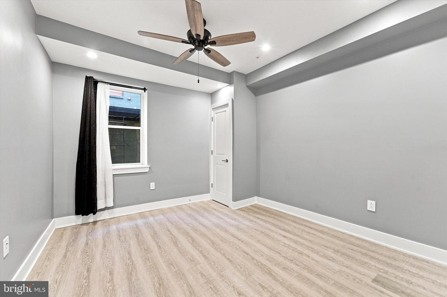 1647 E Eyre Street #1 photo 20