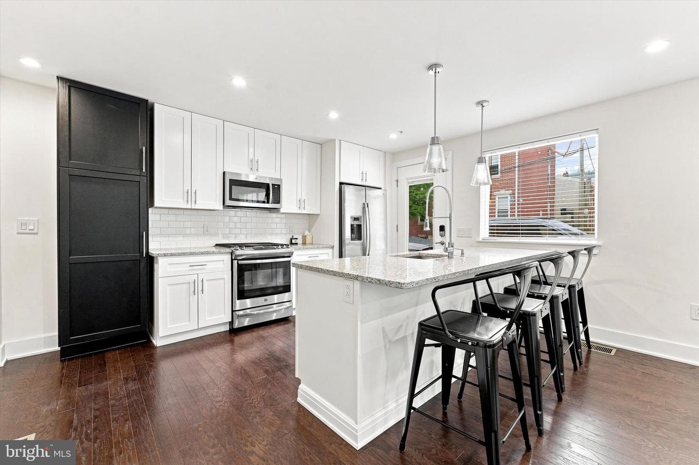 1647 E Eyre Street #1 photo 8