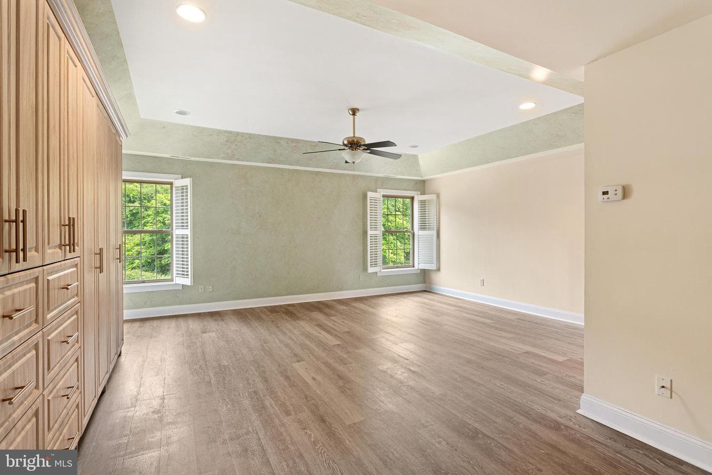 929 Alburger Avenue photo 38