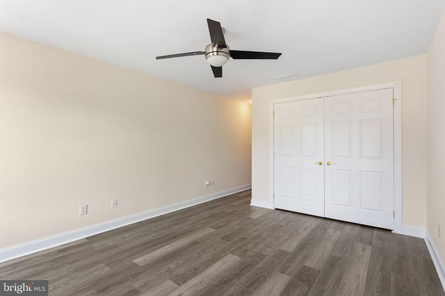 929 Alburger Avenue photo 48