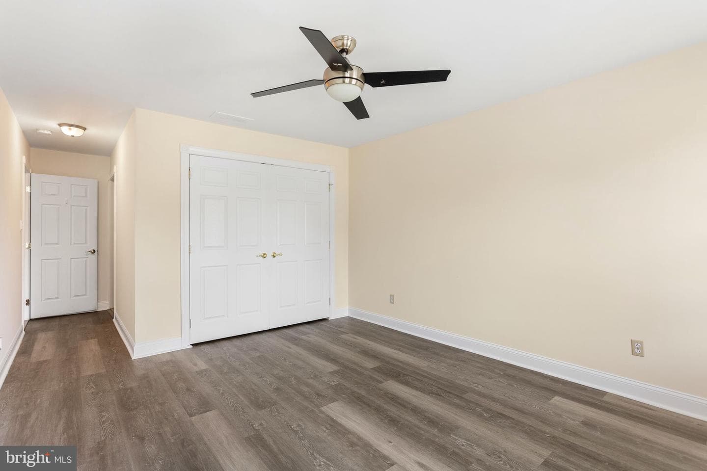 929 Alburger Avenue photo 49