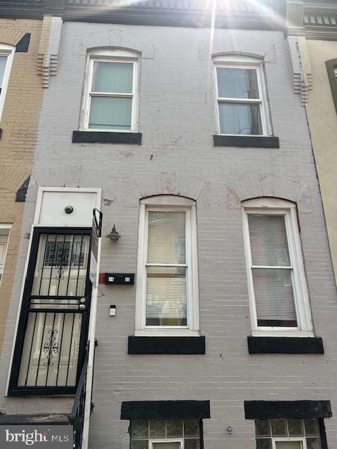1405 N Dover St photo 1