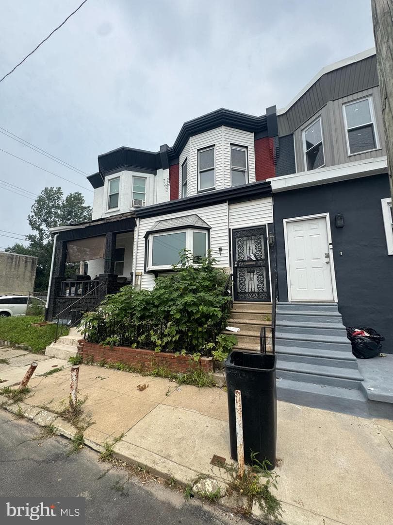 1203 S Peach Street photo 1