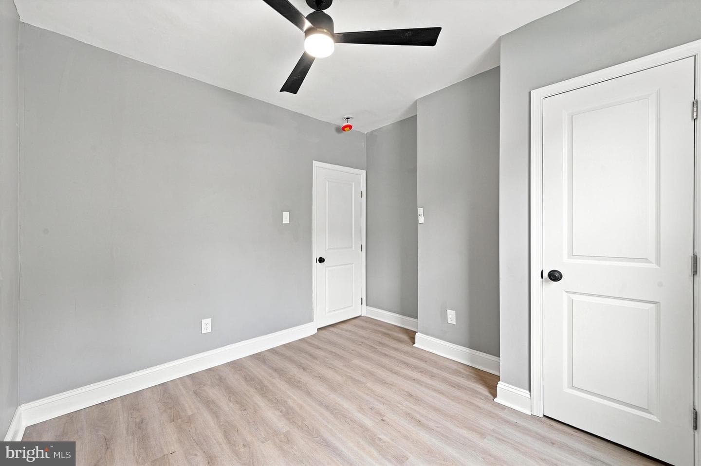 5539 Regent Street photo 20