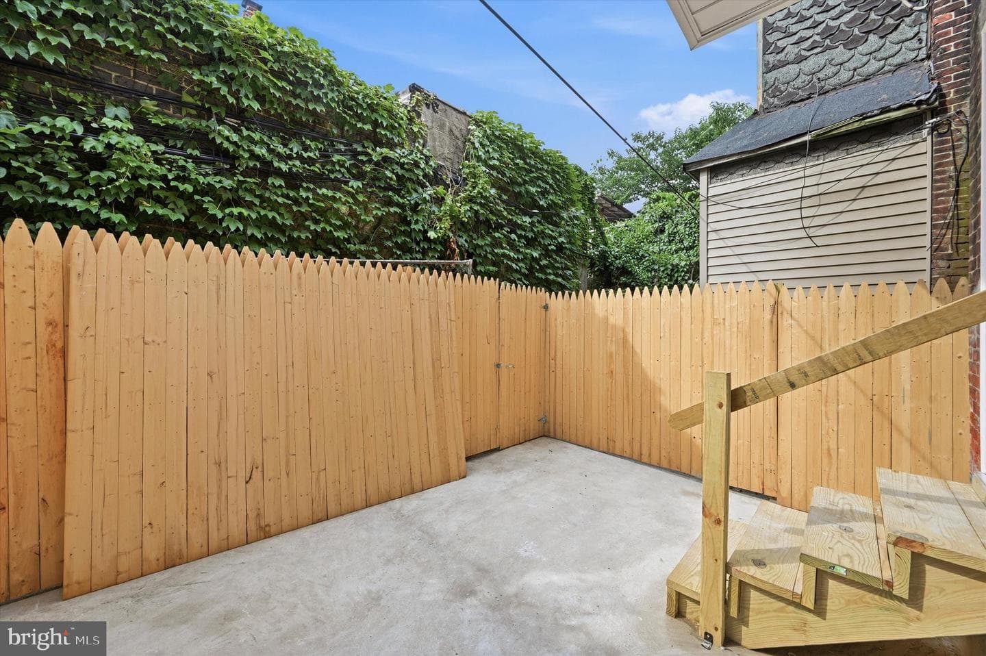 5539 Regent Street photo 27