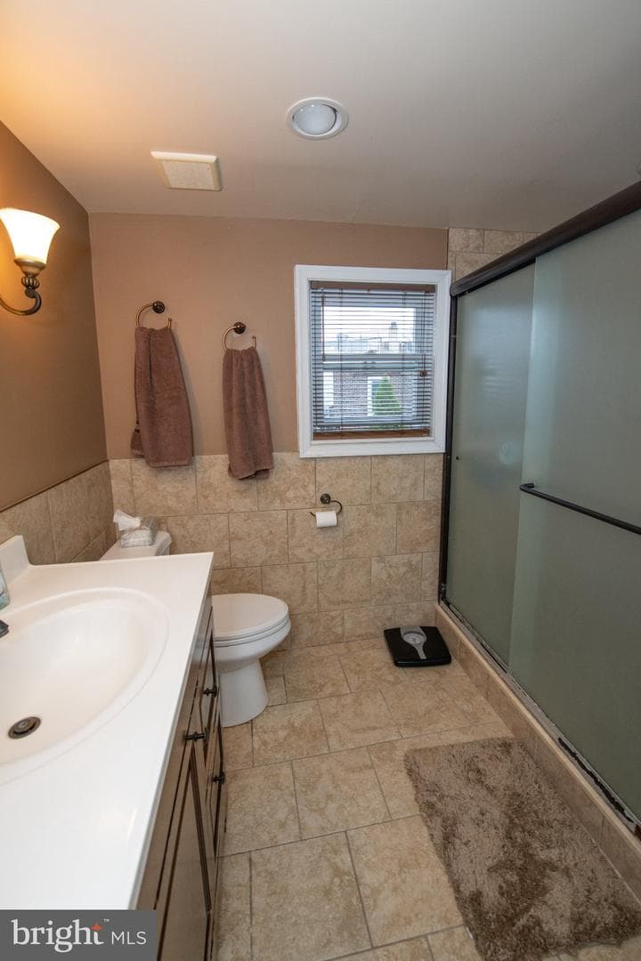 1715 S Iseminger Street photo 15