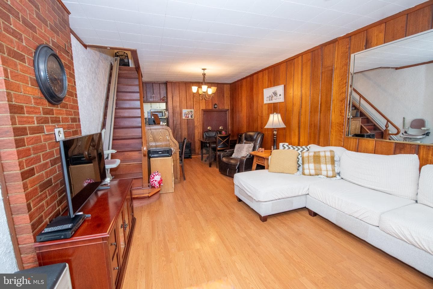 1715 S Iseminger Street photo 6