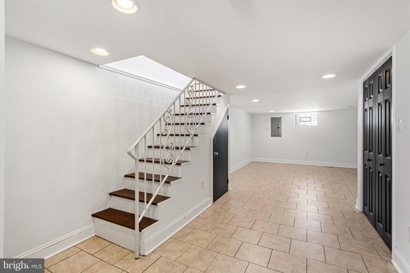 2965 Livingston Street photo 11