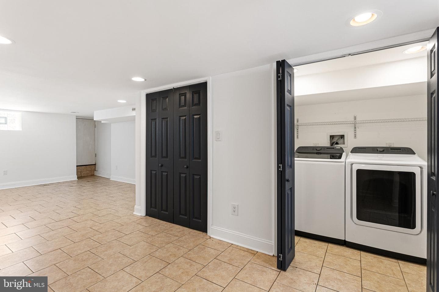 2965 Livingston Street photo 13