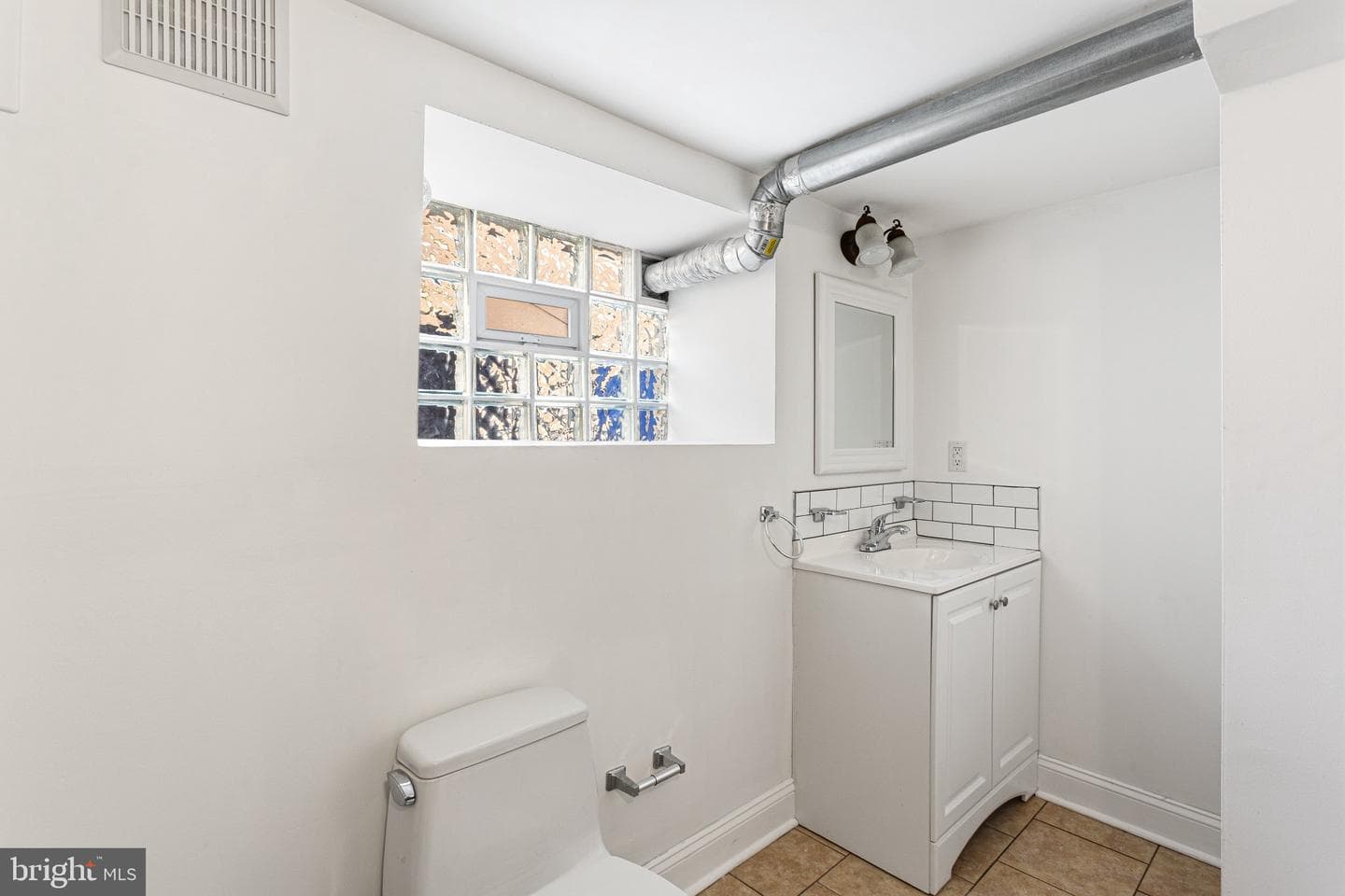 2965 Livingston Street photo 14