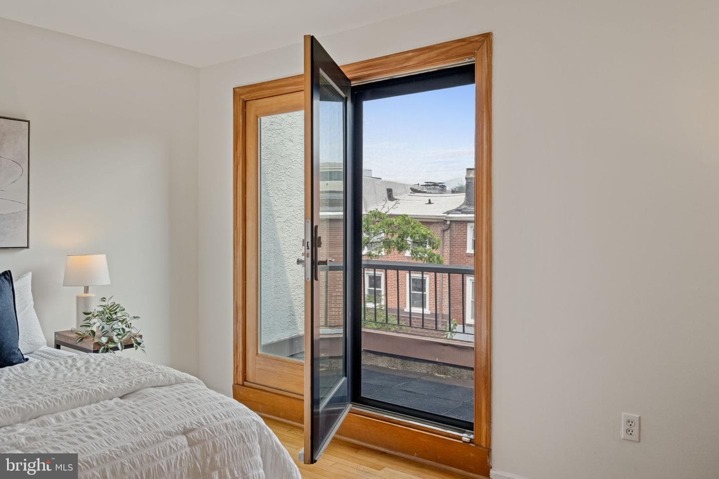 2046 South Street photo 24