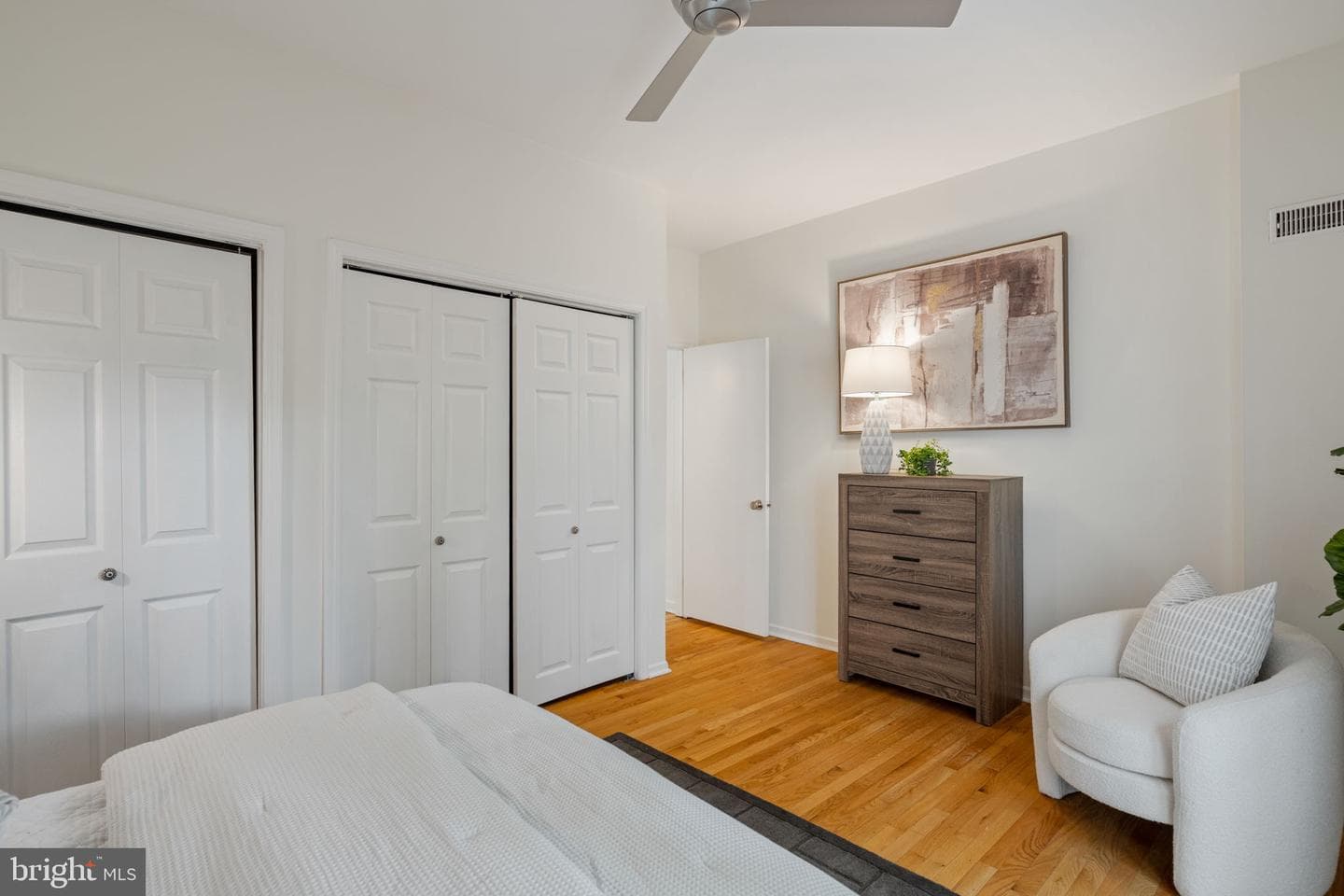 2046 South Street photo 27