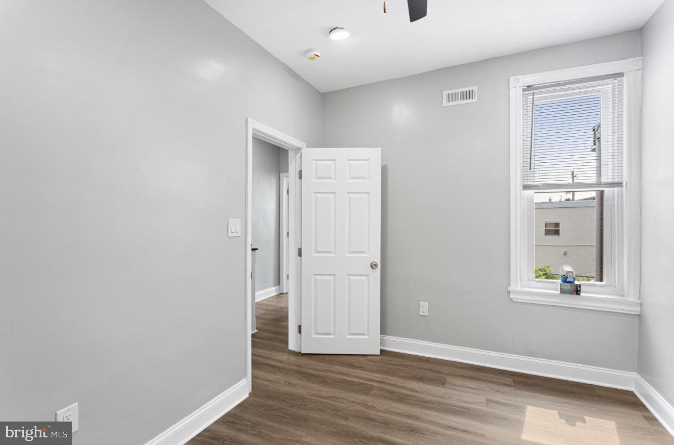 2851 N Franklin Street photo 12