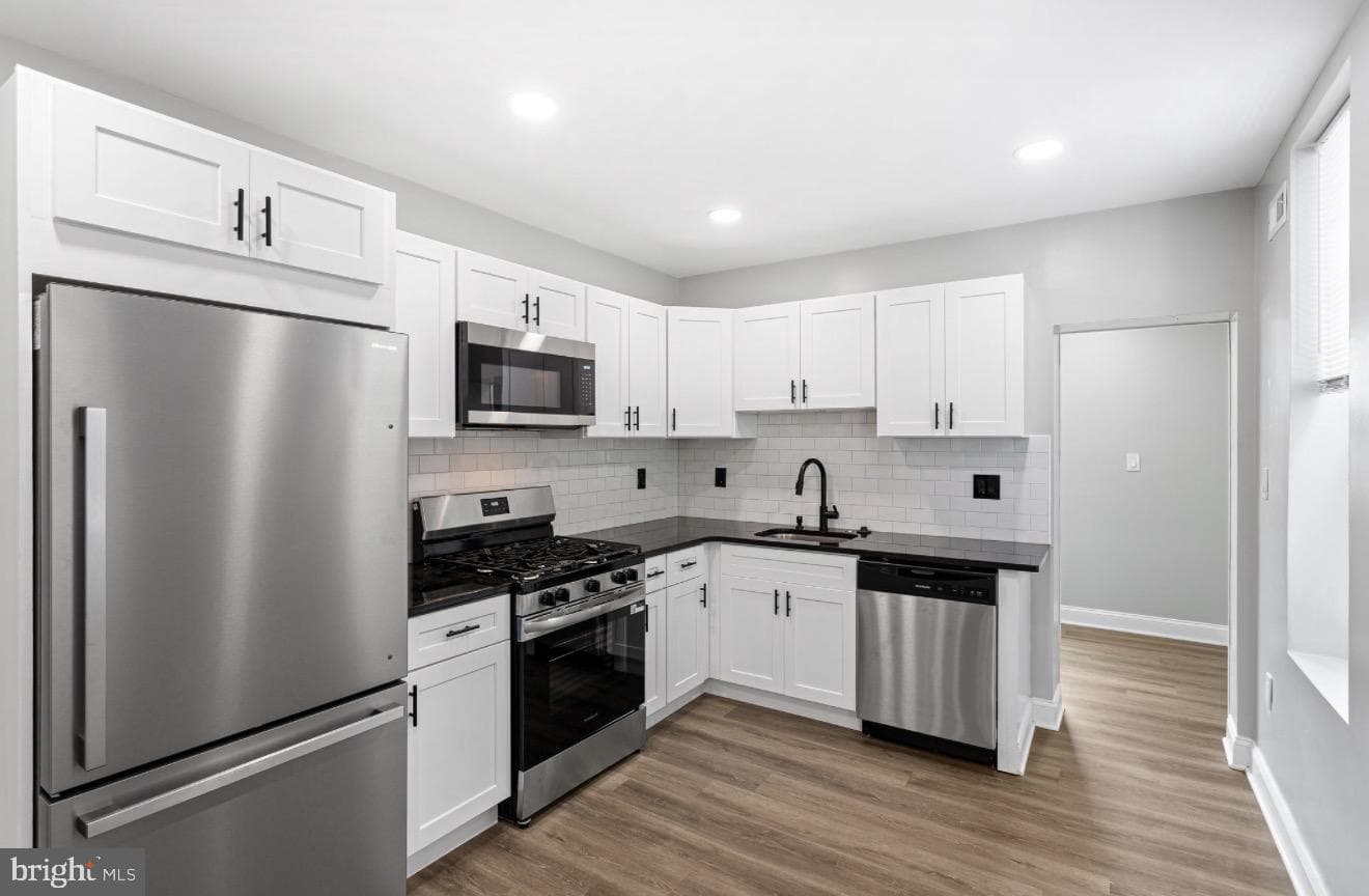 2851 N Franklin Street photo 2