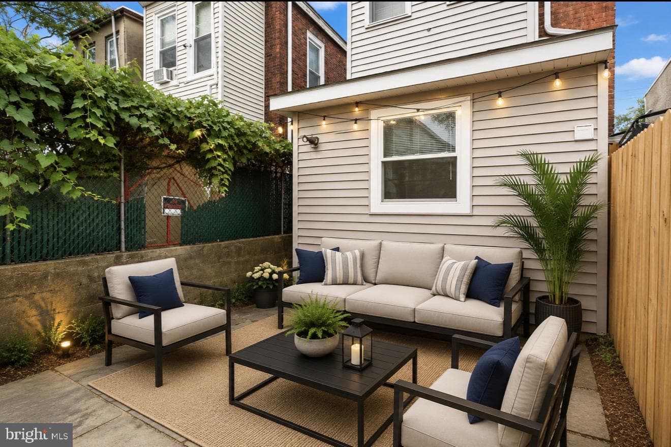 2851 N Franklin Street photo 25