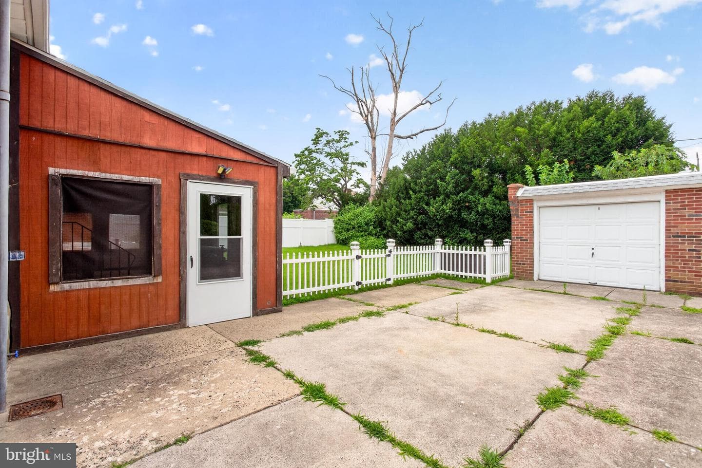 919 Hartel Avenue photo 42