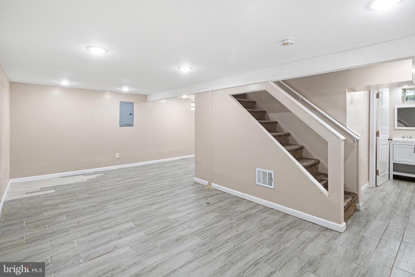 8008 Algon Avenue, Philadelphia