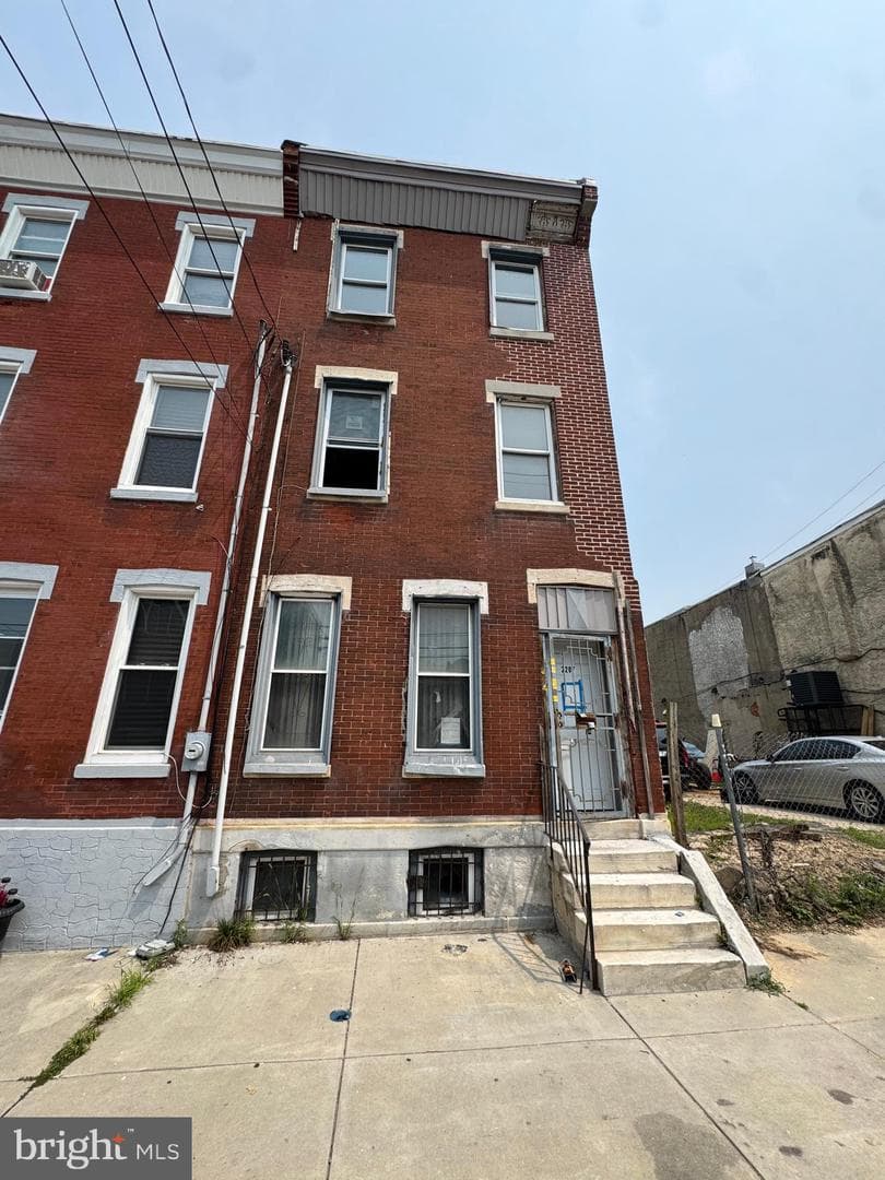 2207 W Oxford Street, Philadelphia