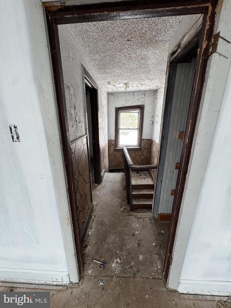 2207 W Oxford Street photo 17