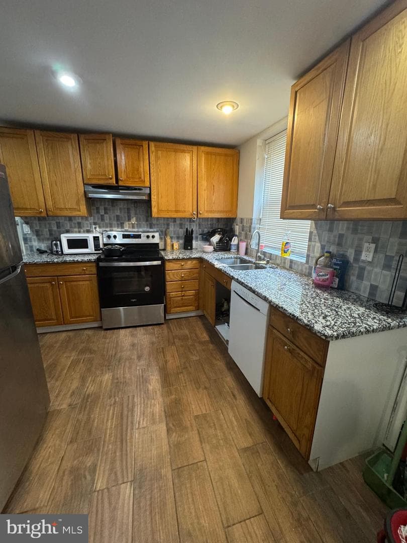 4339 Wayne Avenue photo 6