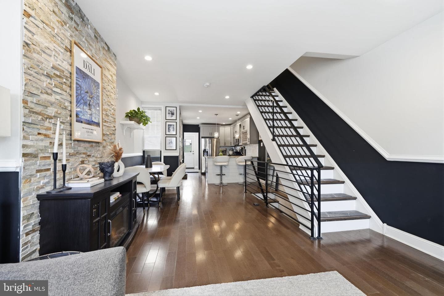 2023 Moore Street photo 8
