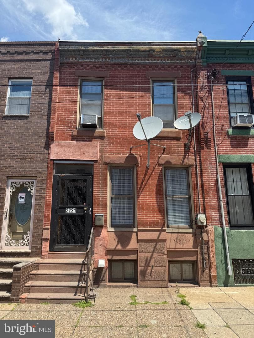 2221 Tasker Street, Philadelphia