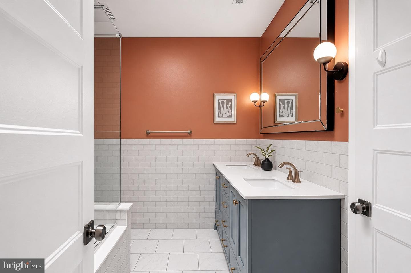 866 Corinthian Avenue photo 16
