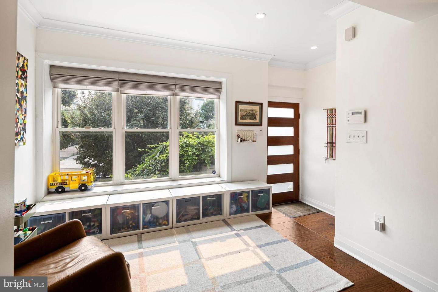 866 Corinthian Avenue photo 4